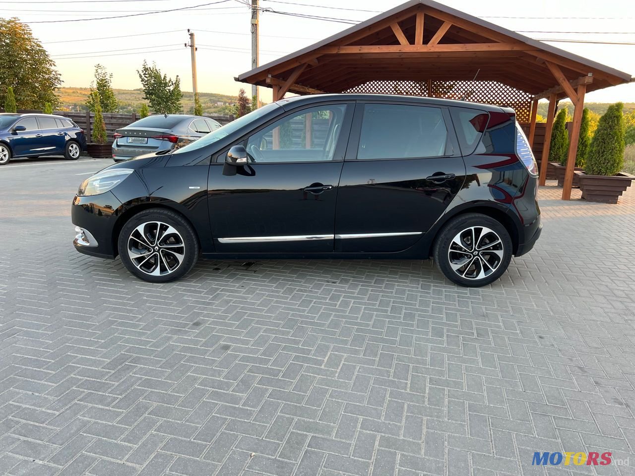 2015' Renault Scenic photo #3
