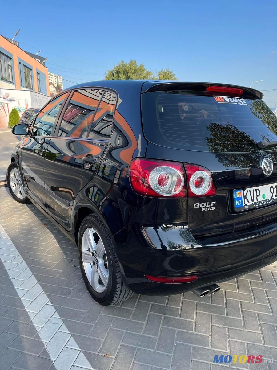 2010' Volkswagen Golf Plus photo #2