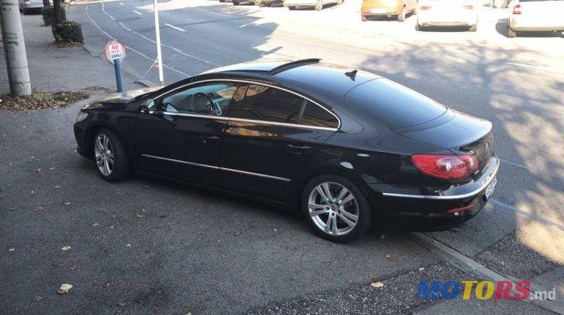 2009' Volkswagen Passat photo #2