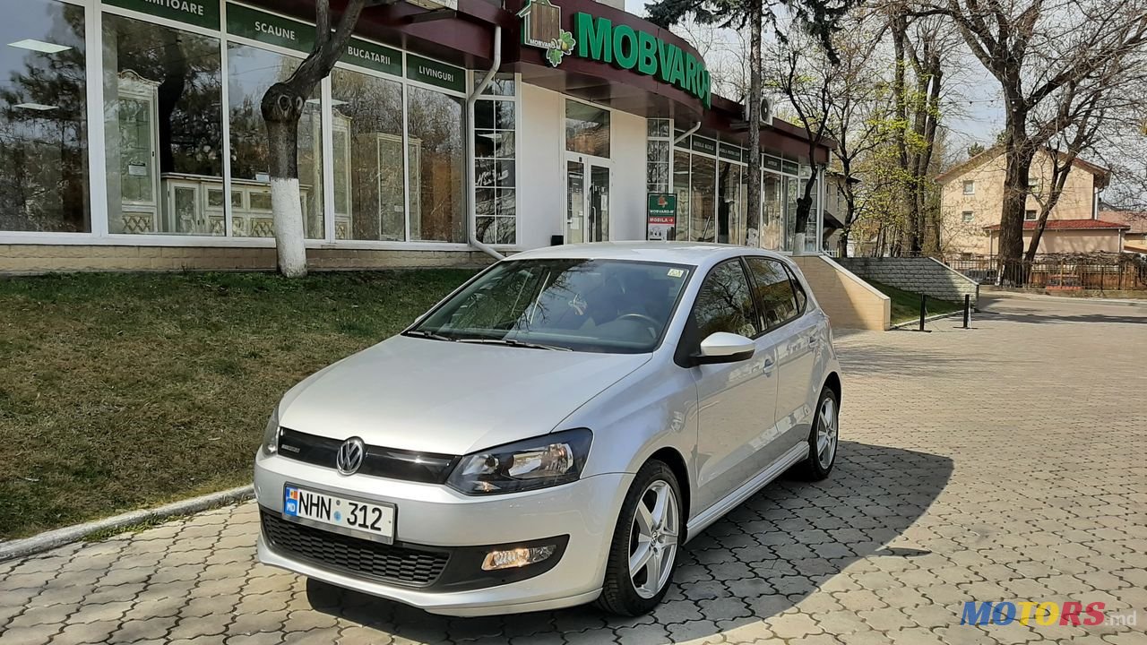 2013' Volkswagen Polo photo #1