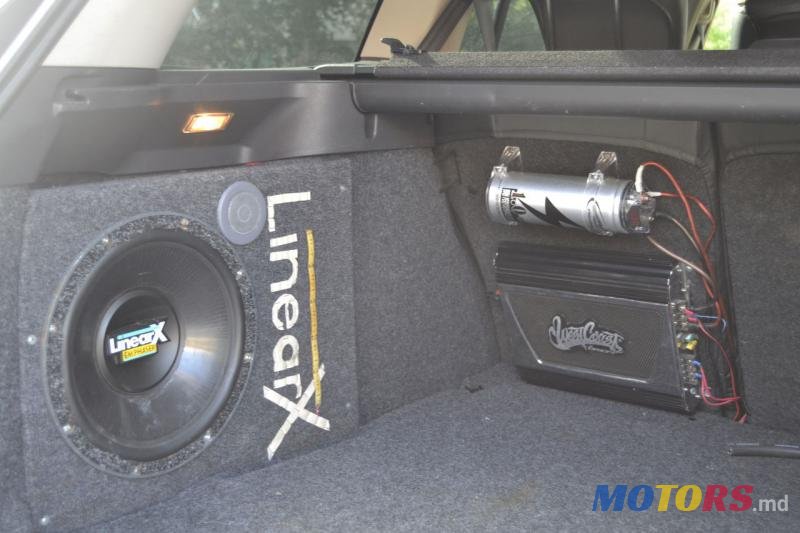 2008' Renault Megane photo #6