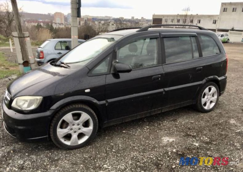 2004' Opel Zafira photo #1