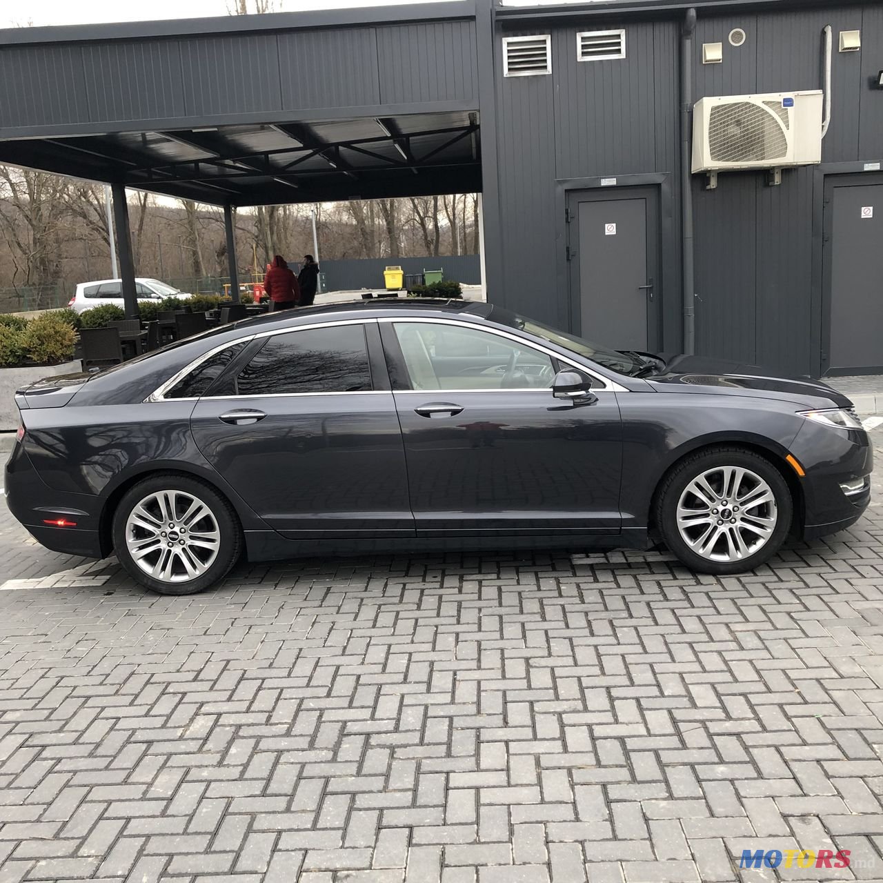 2014' Lincoln MKZ photo #2