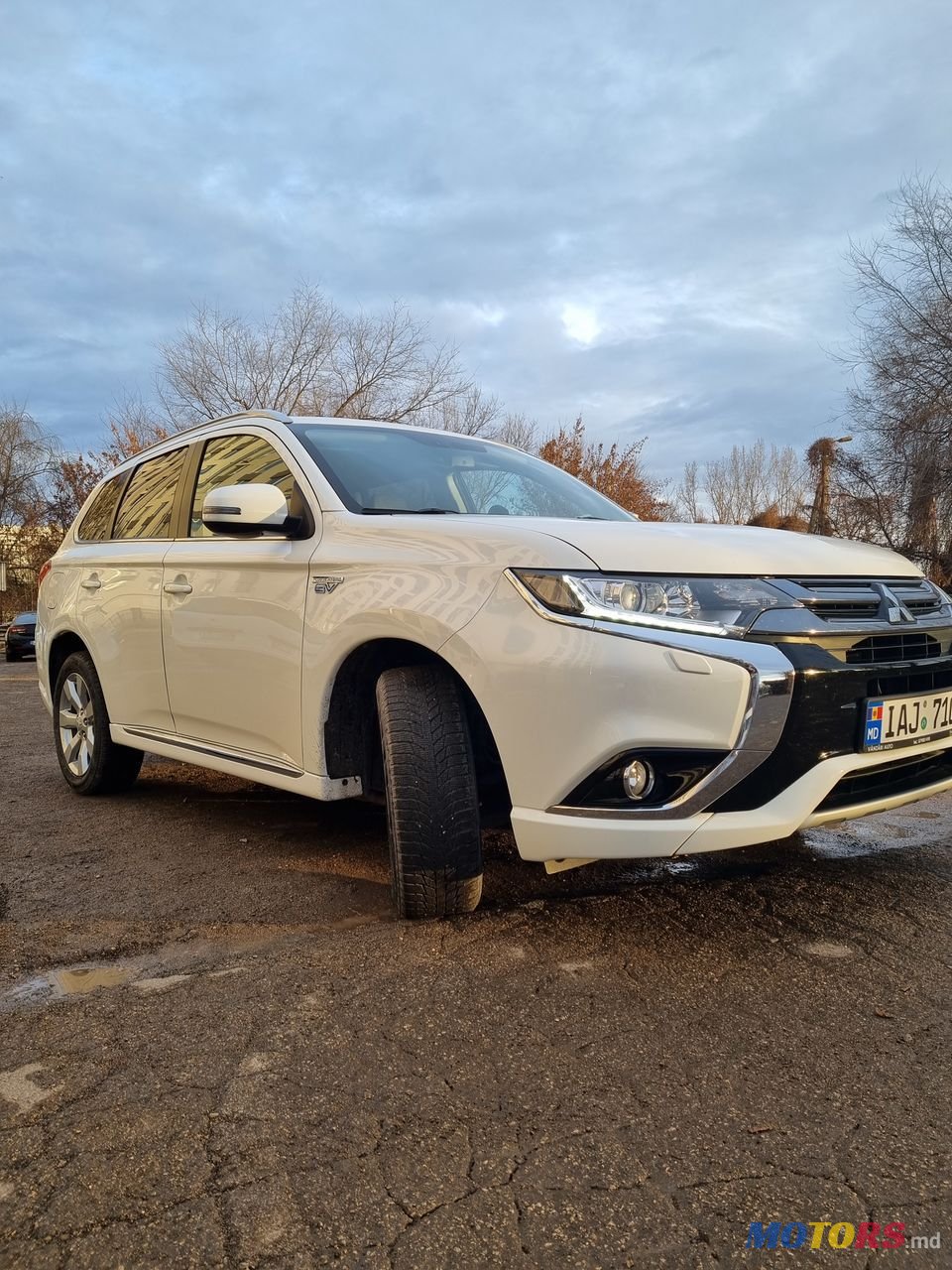 2016' Mitsubishi Outlander photo #1