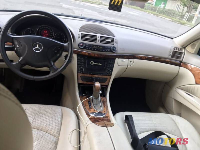 2004' Mercedes-Benz E photo #5