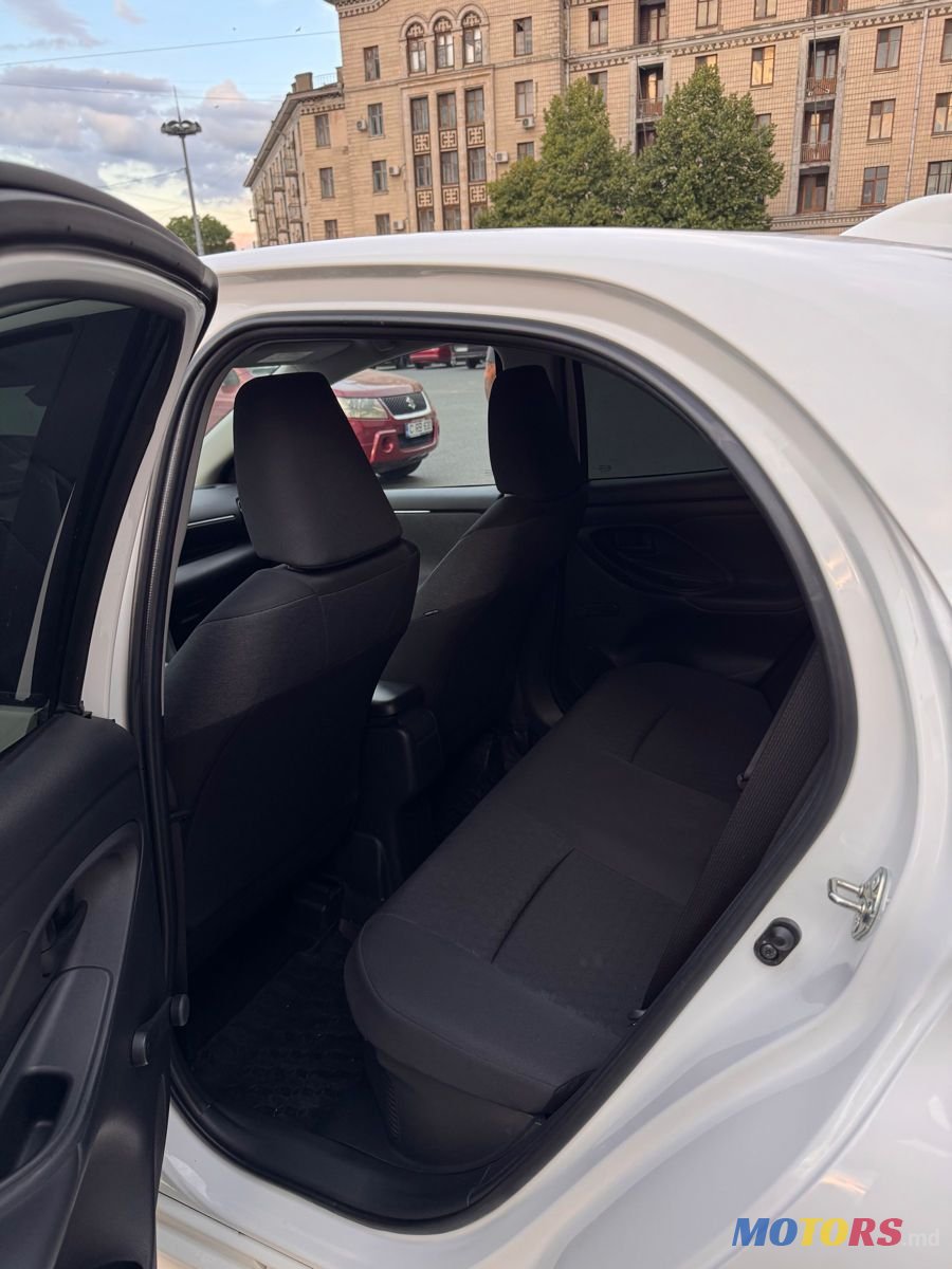 2022' Toyota Yaris photo #4