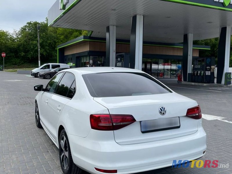 2016' Volkswagen Jetta photo #6