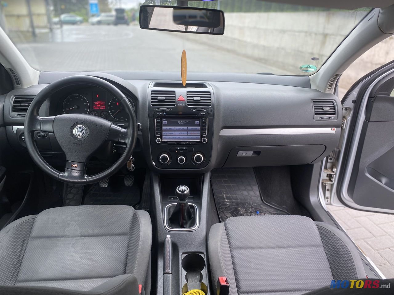 2005' Volkswagen Golf photo #6