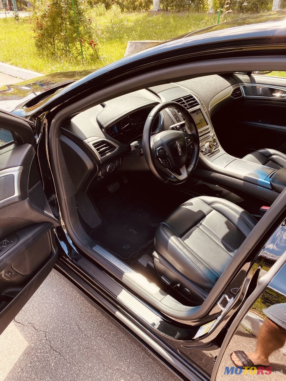 2016' Lincoln MKZ photo #4