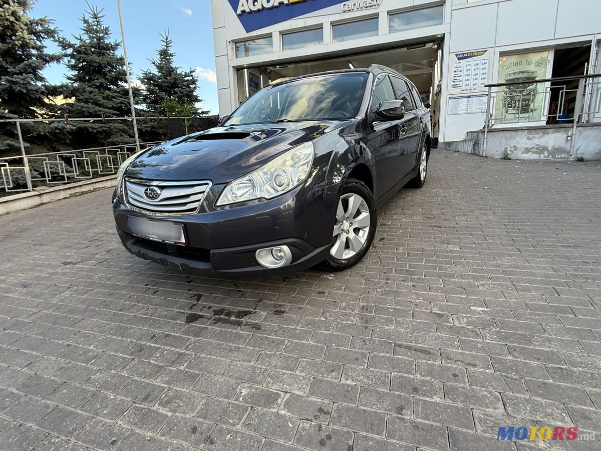 2011' Subaru Outback photo #1