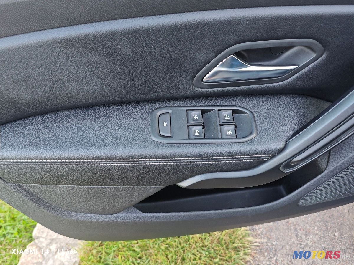 2019' Dacia Duster photo #6