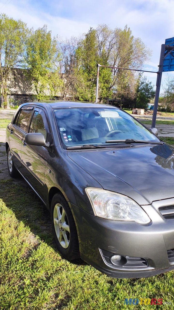 2004' Toyota Corolla photo #4