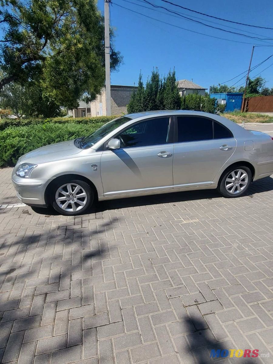 2003' Toyota Avensis photo #5