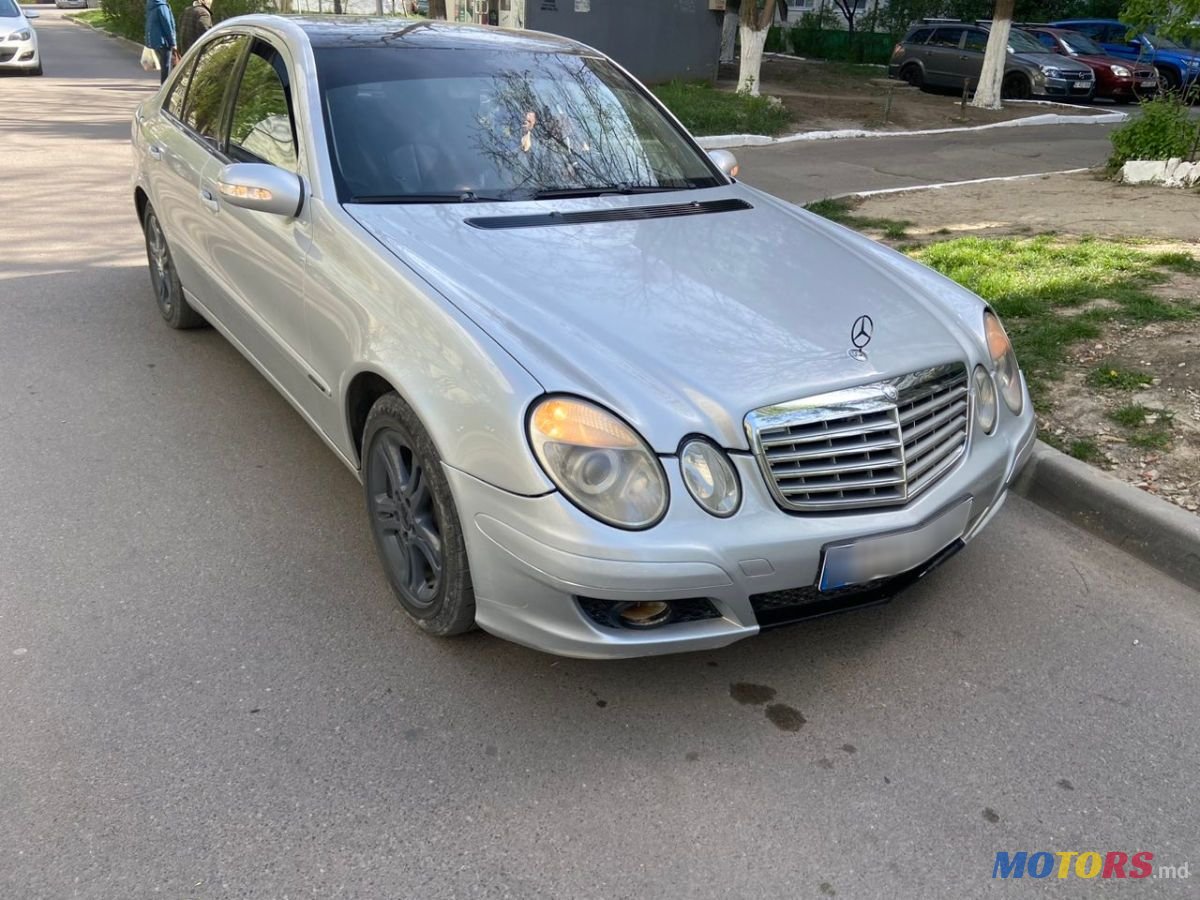 2002' Mercedes-Benz E-Class photo #2