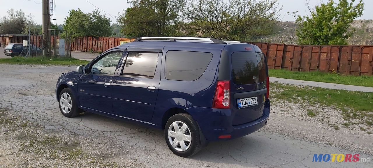 2010' Dacia Logan Mcv photo #2