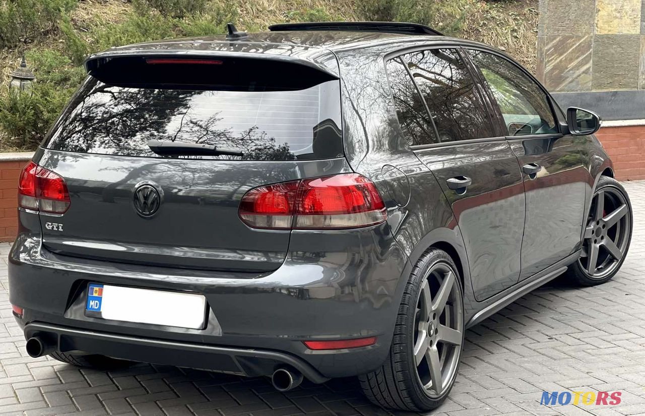 2010' Volkswagen Golf photo #3