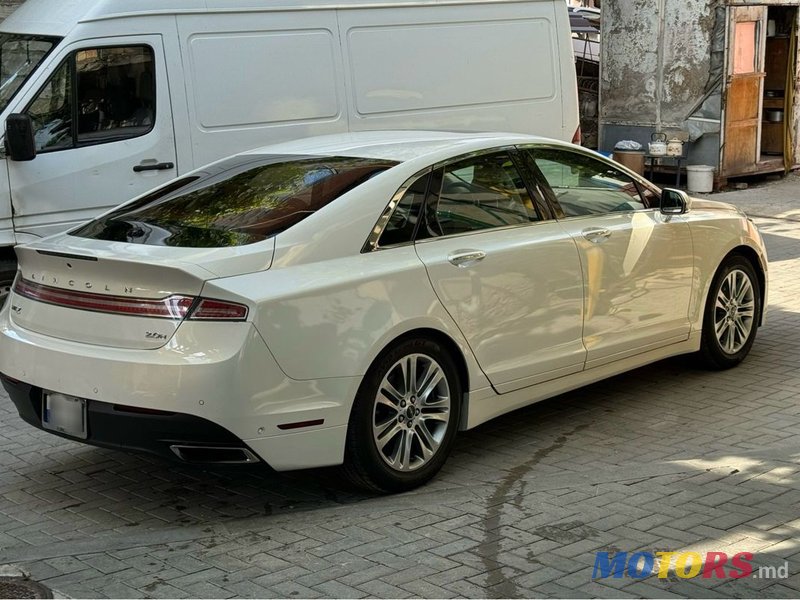 2013' Lincoln MKZ photo #6