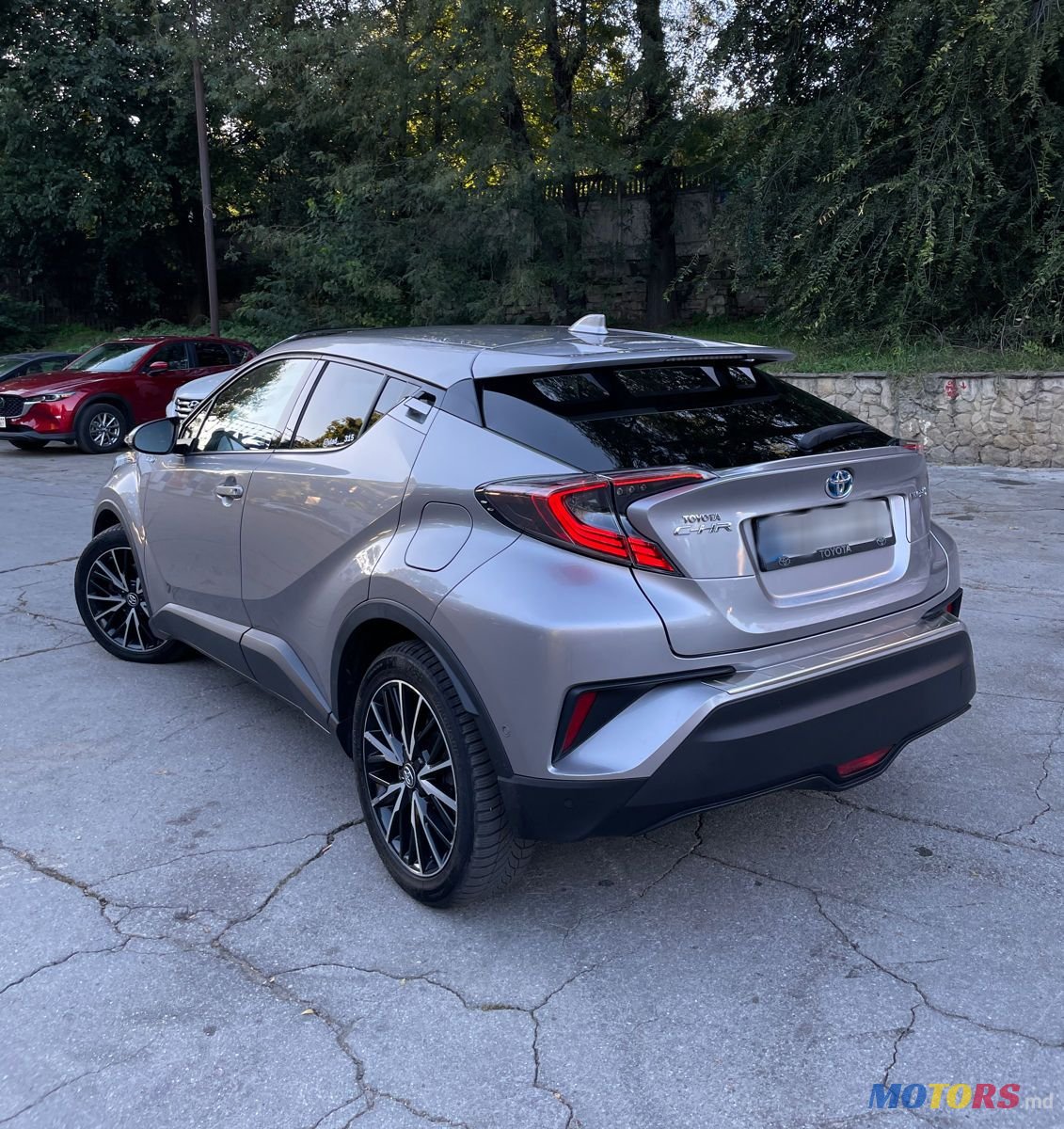 2017' Toyota C-HR photo #2