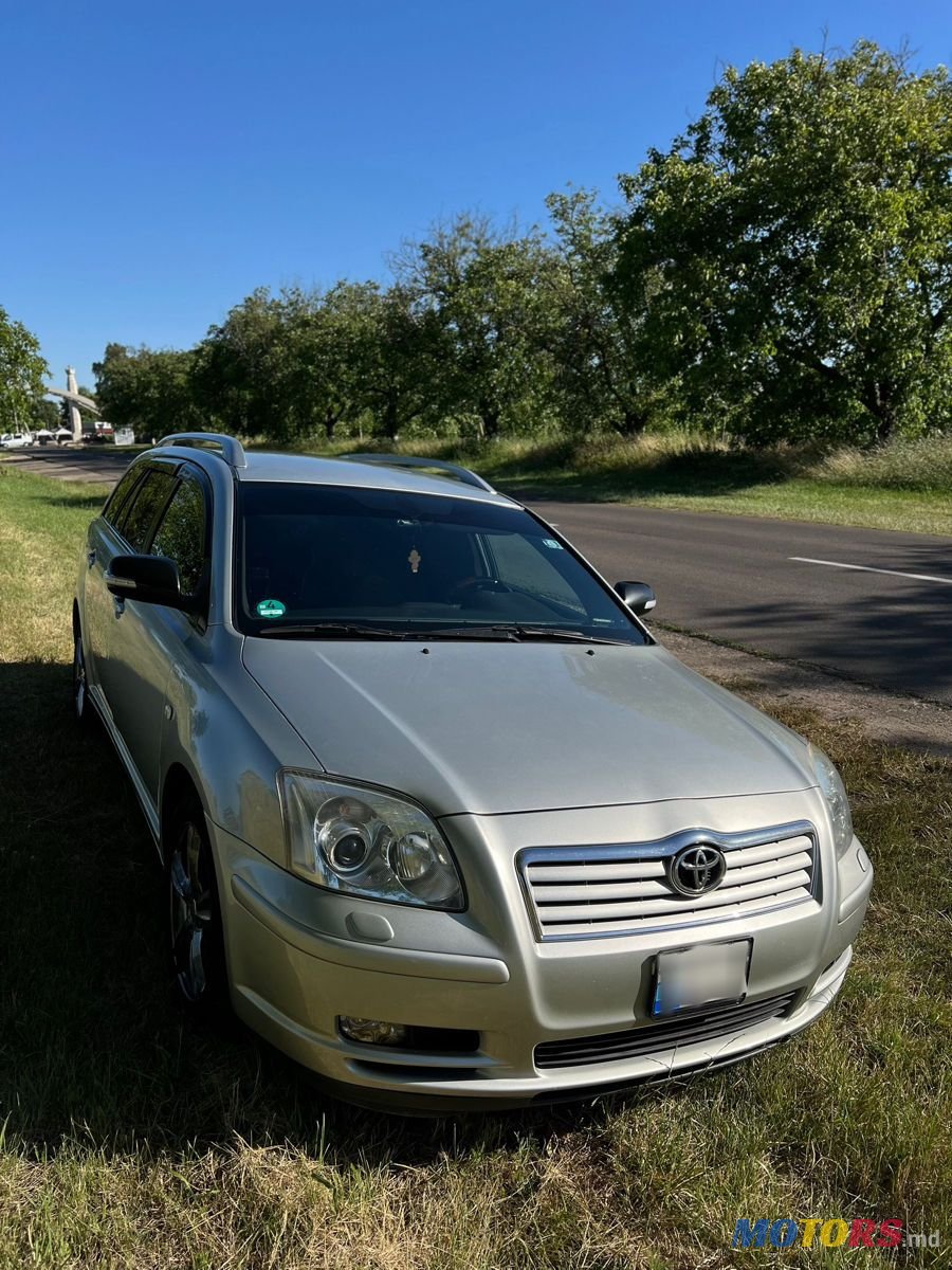 2005' Toyota Avensis photo #4