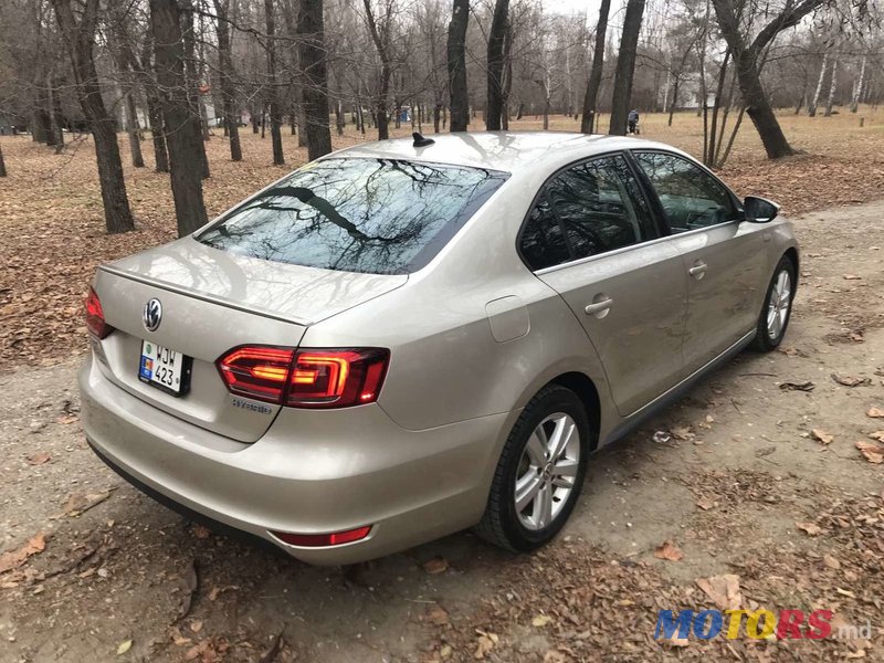 2012' Volkswagen Jetta photo #2