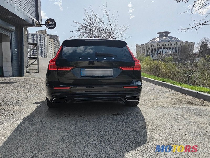 2019' Volvo V60 photo #3