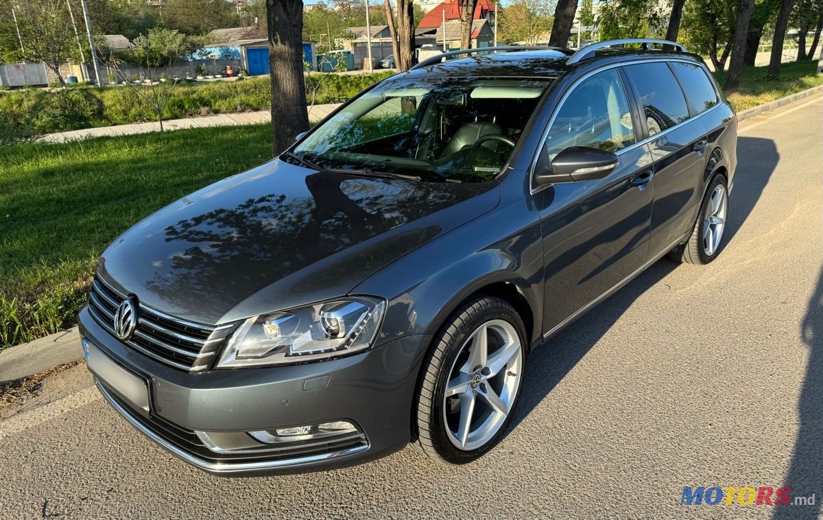 2012' Volkswagen Passat photo #1
