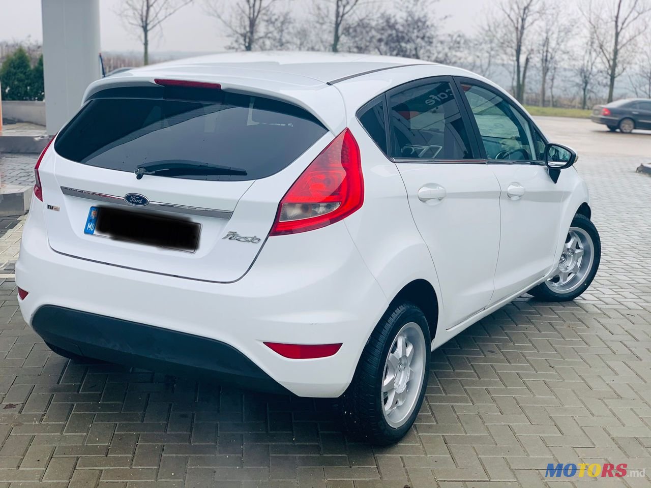 2009' Ford Fiesta 5D photo #5