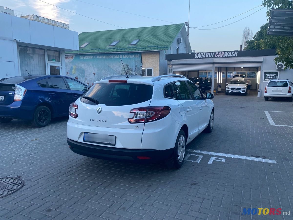 2014' Renault Megane photo #4