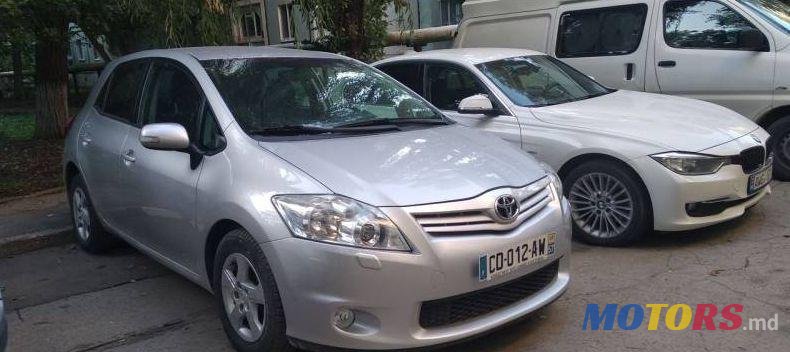 2012' Toyota Auris photo #1