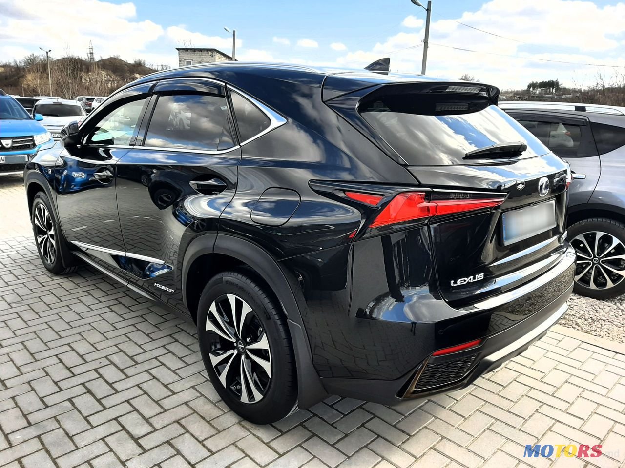 2020' Lexus Nx Series photo #3