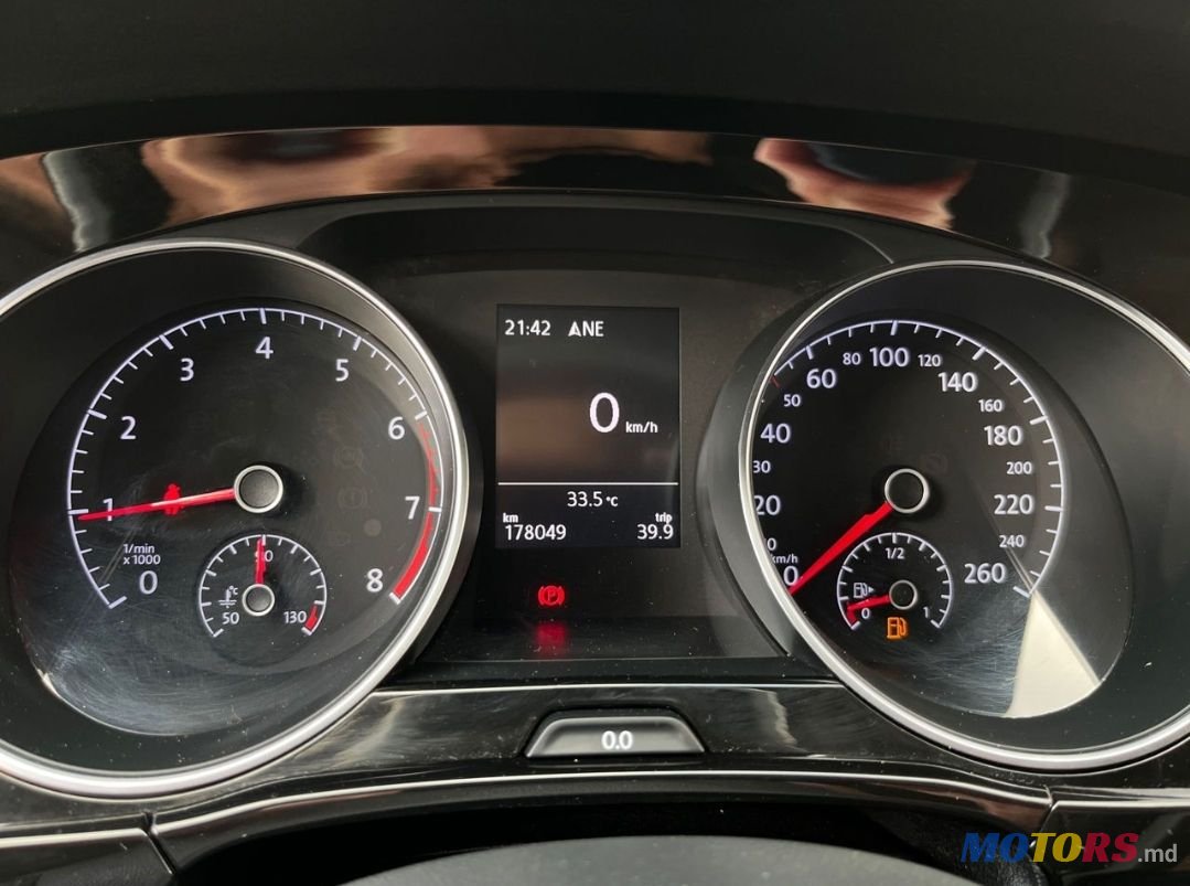 2016' Volkswagen Touran photo #6