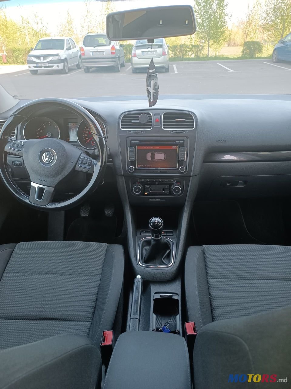 2009' Volkswagen Golf photo #4