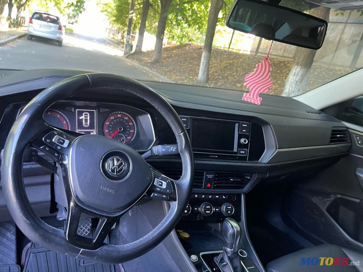 2019' Volkswagen Jetta photo #5