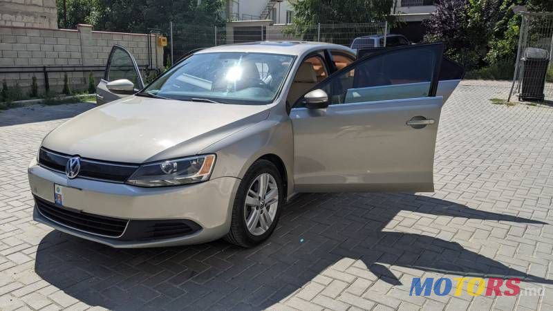 2013' Volkswagen Jetta photo #2