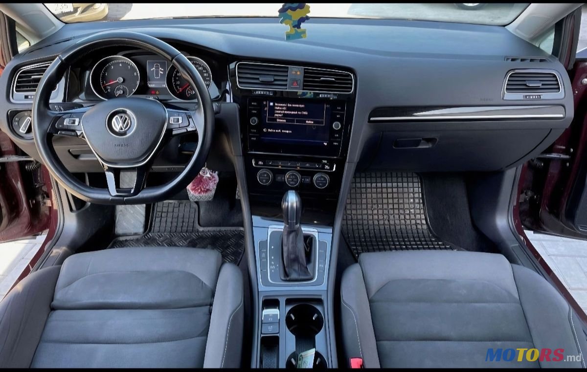 2018' Volkswagen Golf photo #5