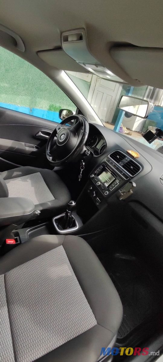 2012' Volkswagen Polo photo #6