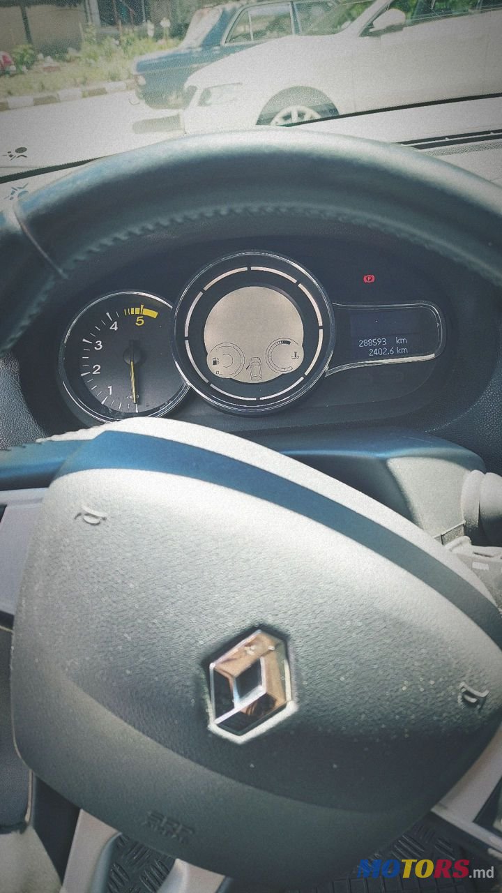 2012' Renault Megane photo #4