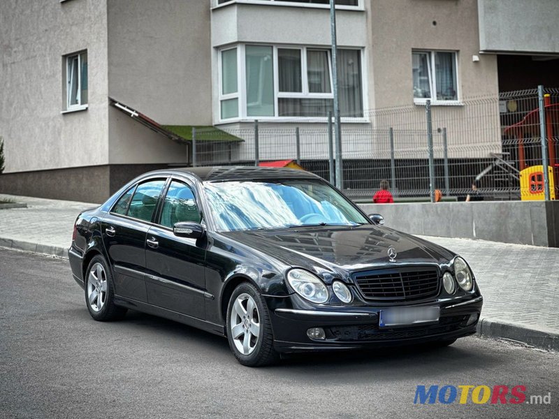 2005' Mercedes-Benz E Класс photo #3