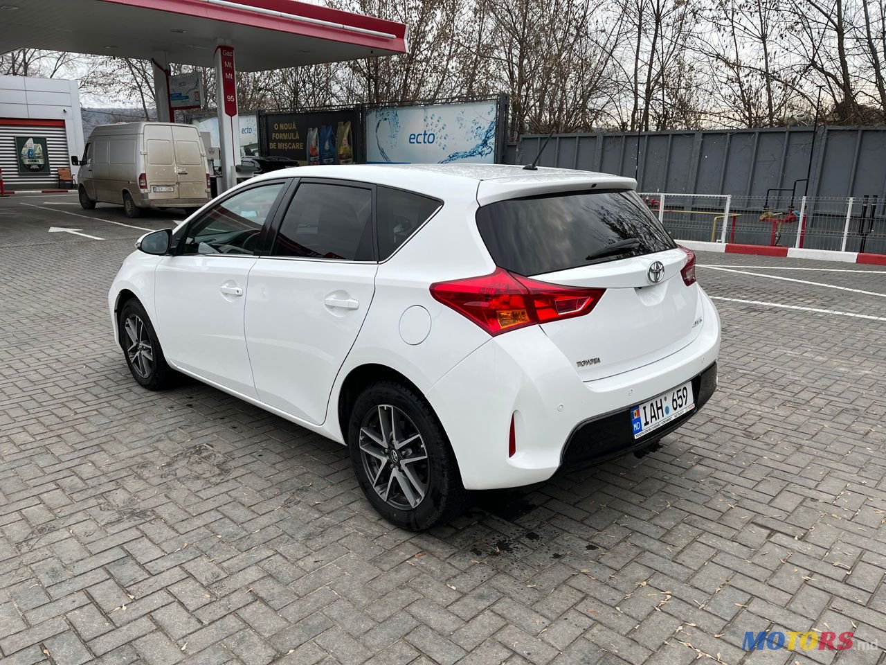 2014' Toyota Auris photo #4