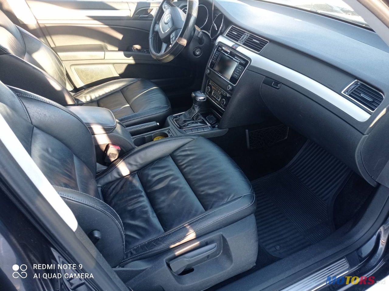 2011' Skoda Superb photo #6