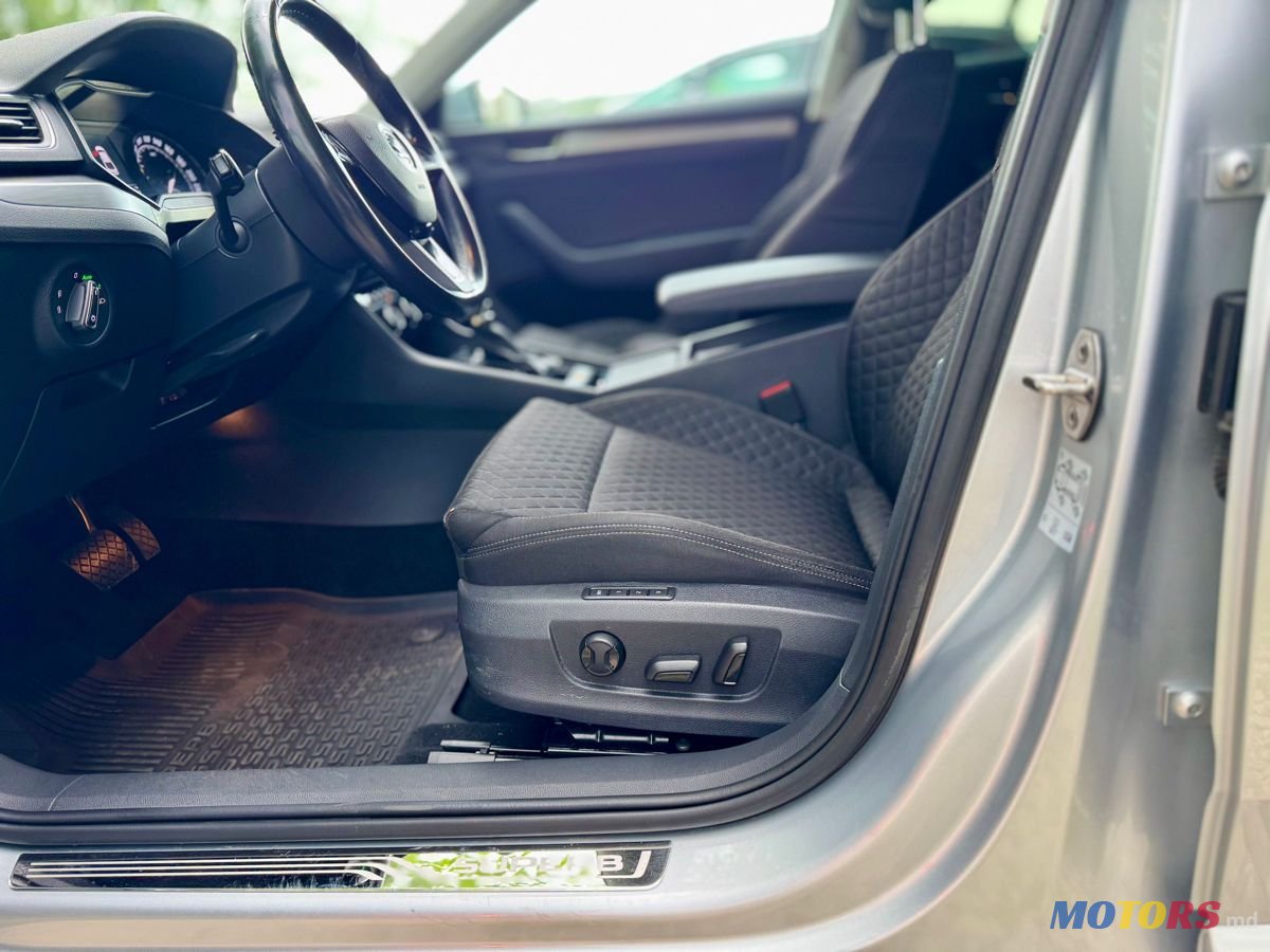 2019' Skoda Superb photo #6