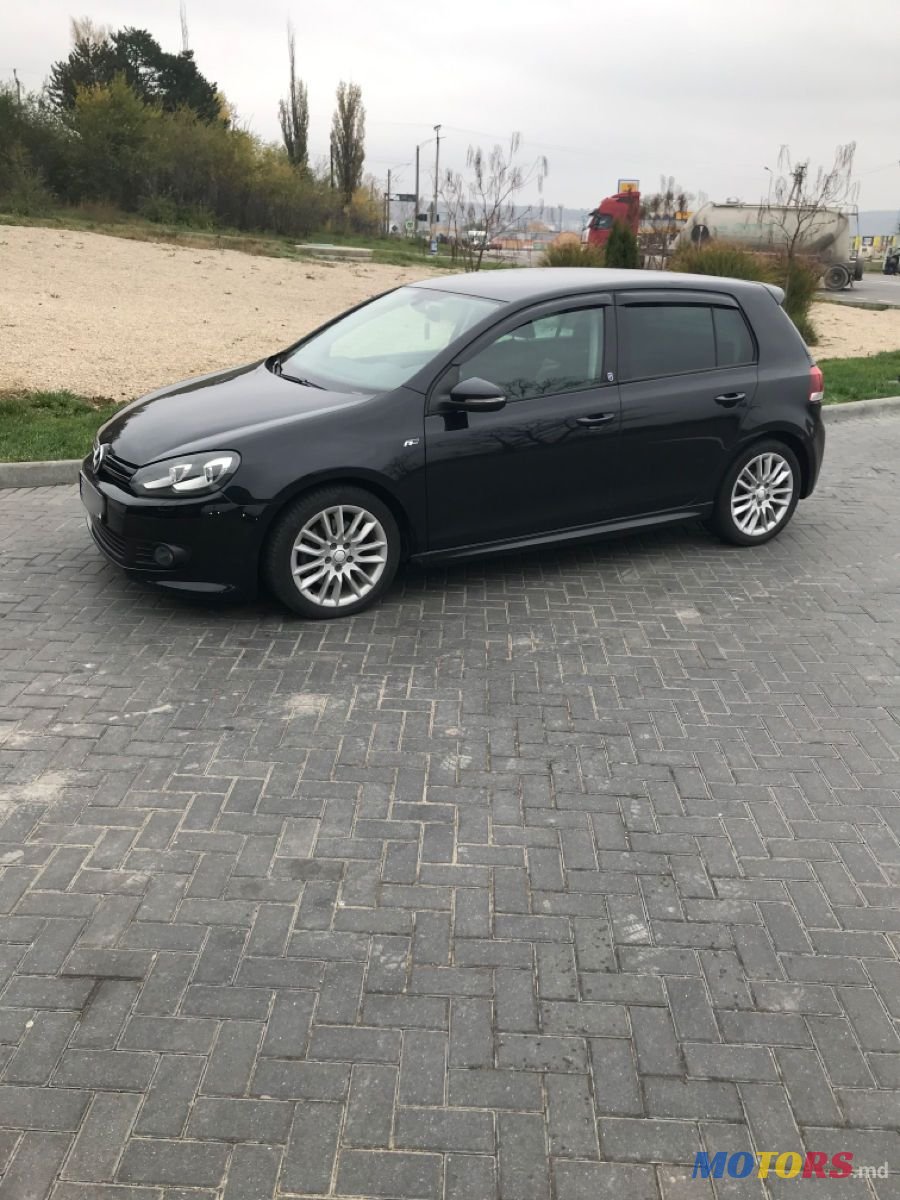2010' Volkswagen Golf photo #2