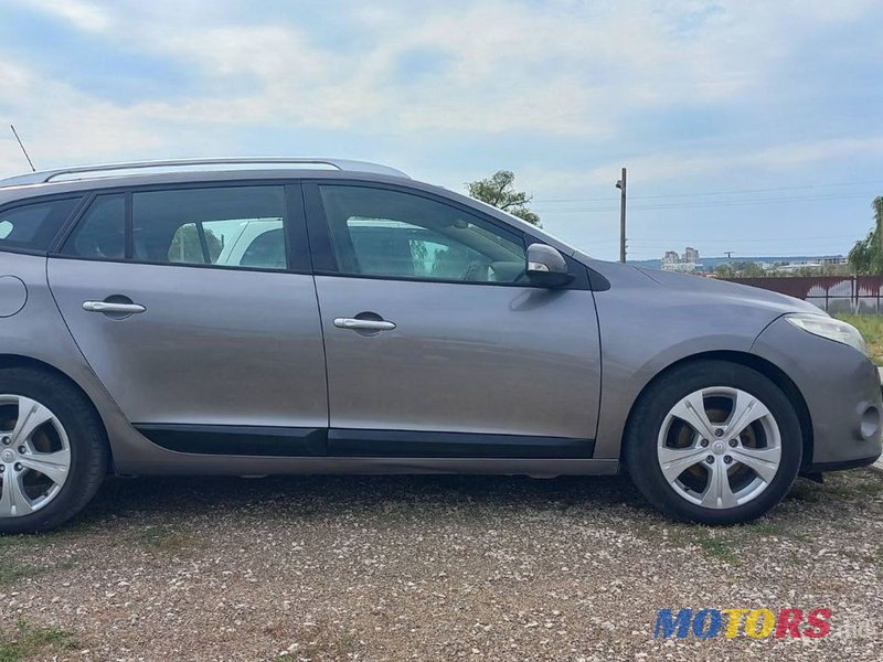 2010' Renault Megane photo #1