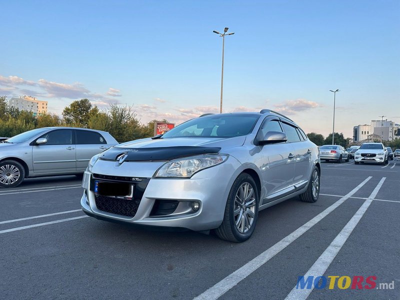 2011' Renault Megane photo #2