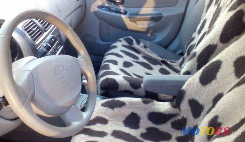 2002' Hyundai Accent photo #1