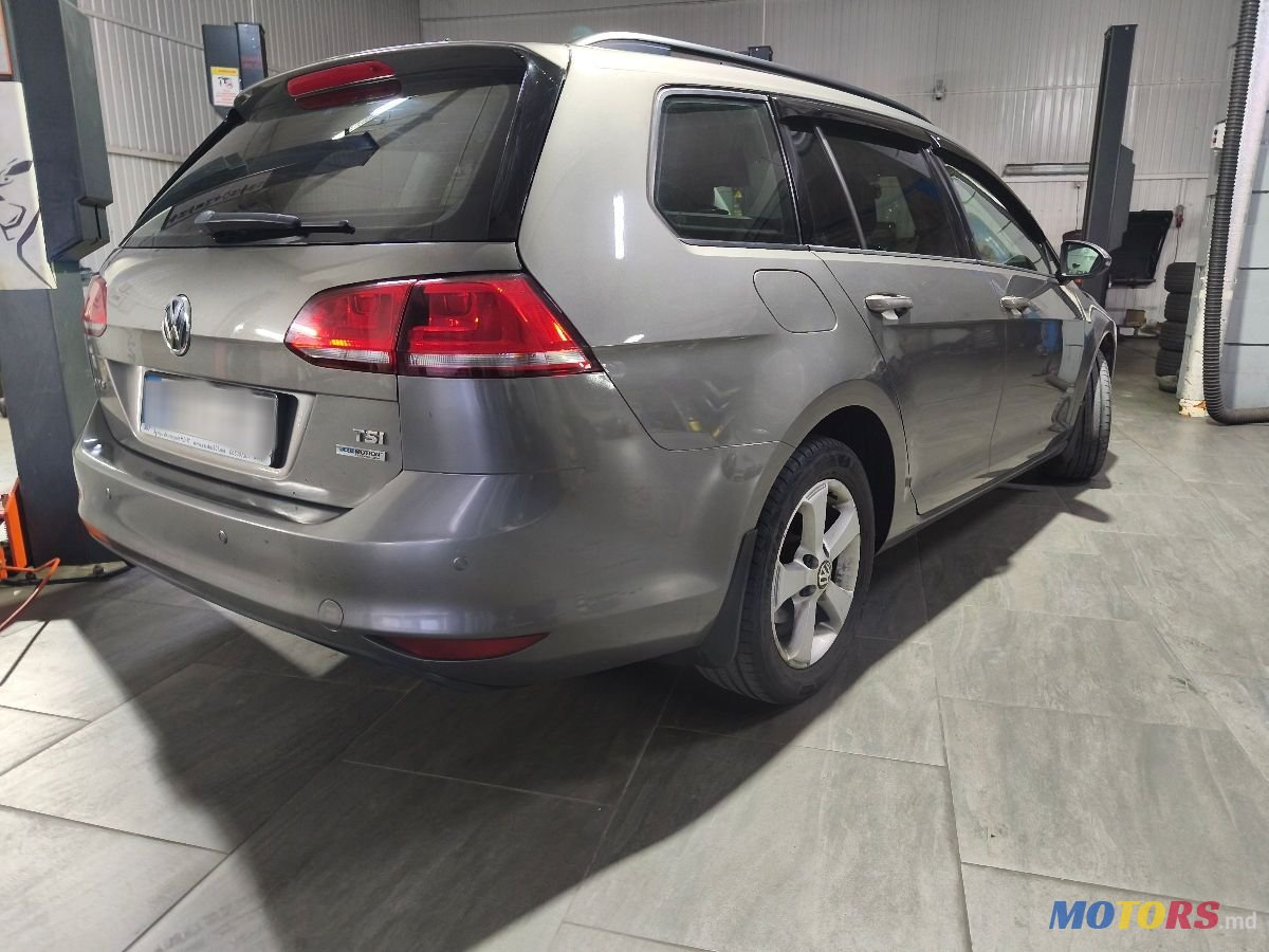 2013' Volkswagen Golf photo #5