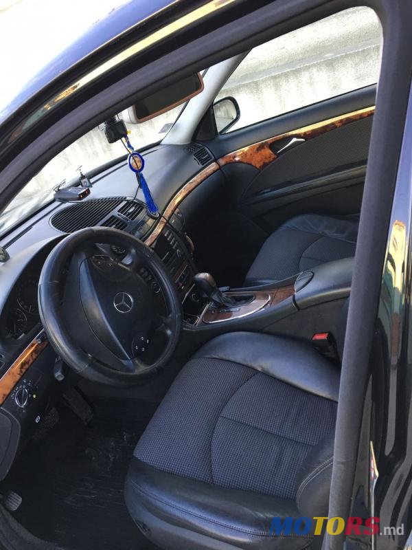 2004' Mercedes-Benz E-Class photo #6