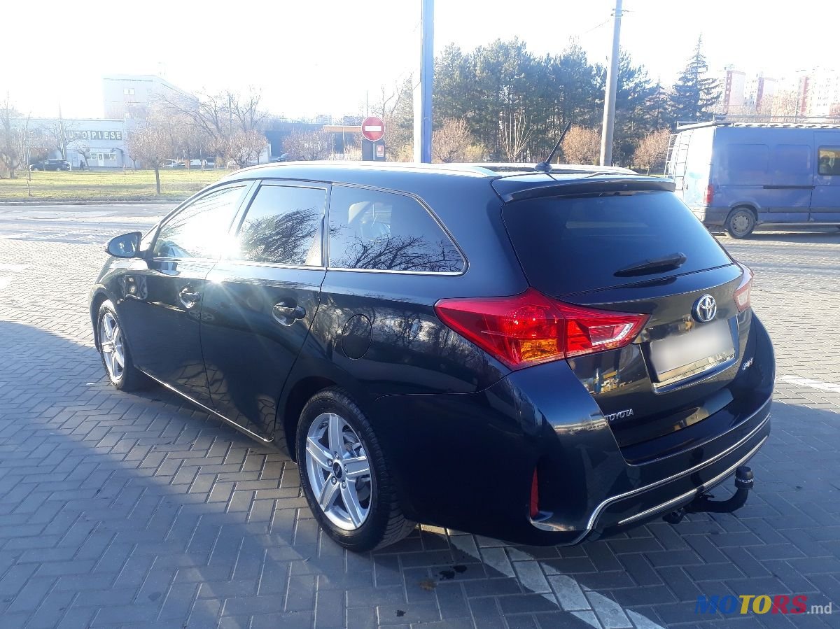 2014' Toyota Auris photo #3