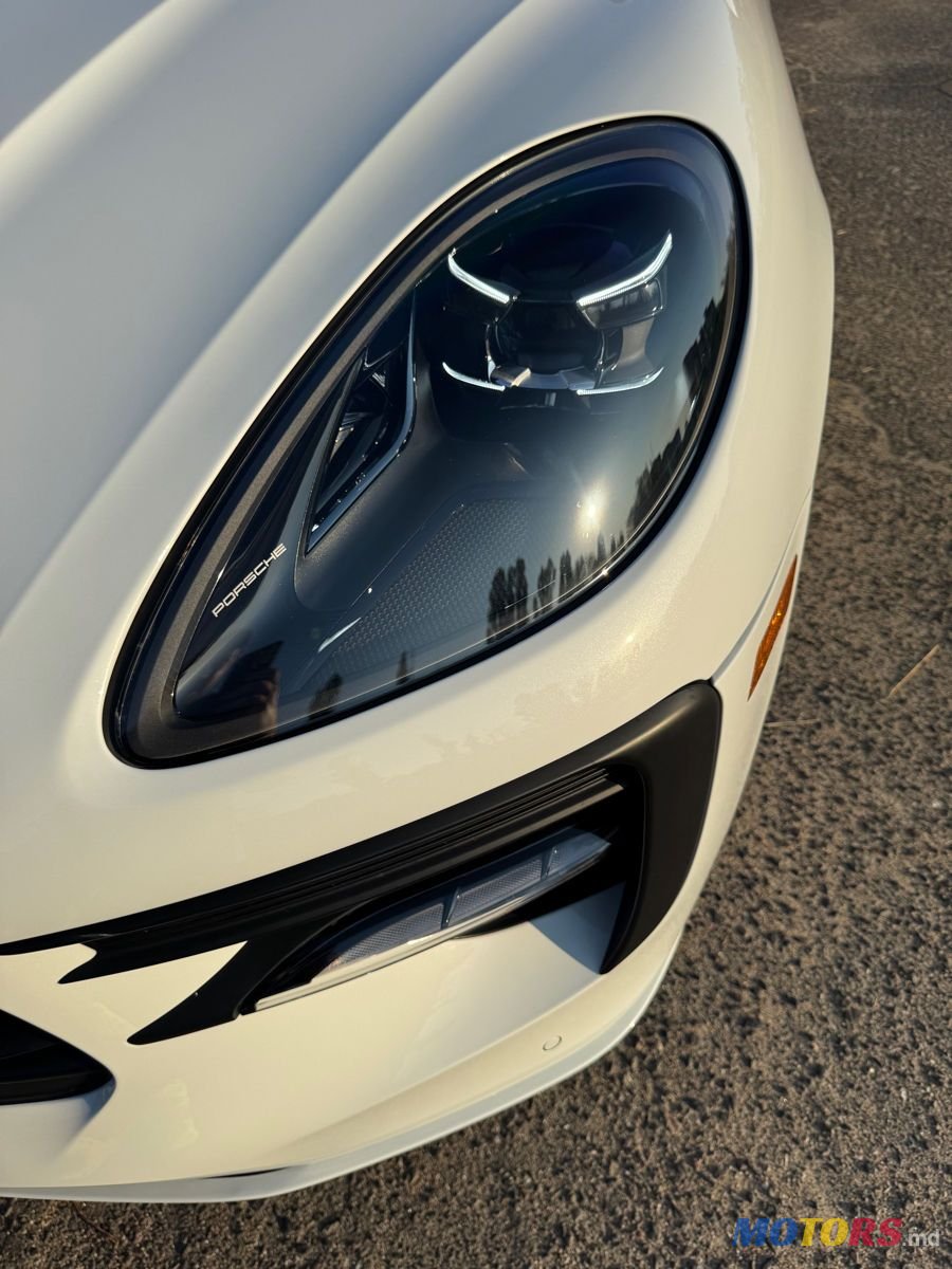 2019' Porsche Macan photo #4
