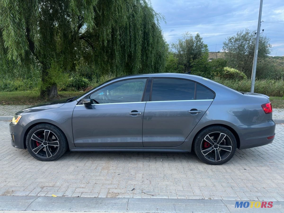 2012' Volkswagen Jetta photo #5